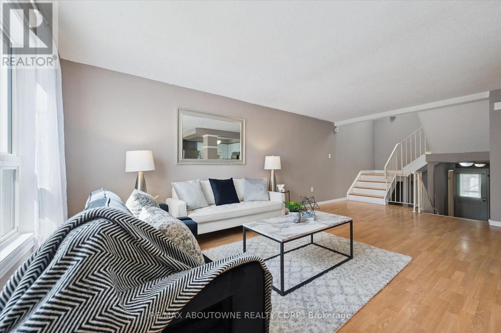 25 - 365 Pioneer Drive, Kitchener, ON - Indoor Photo Showing Living Room