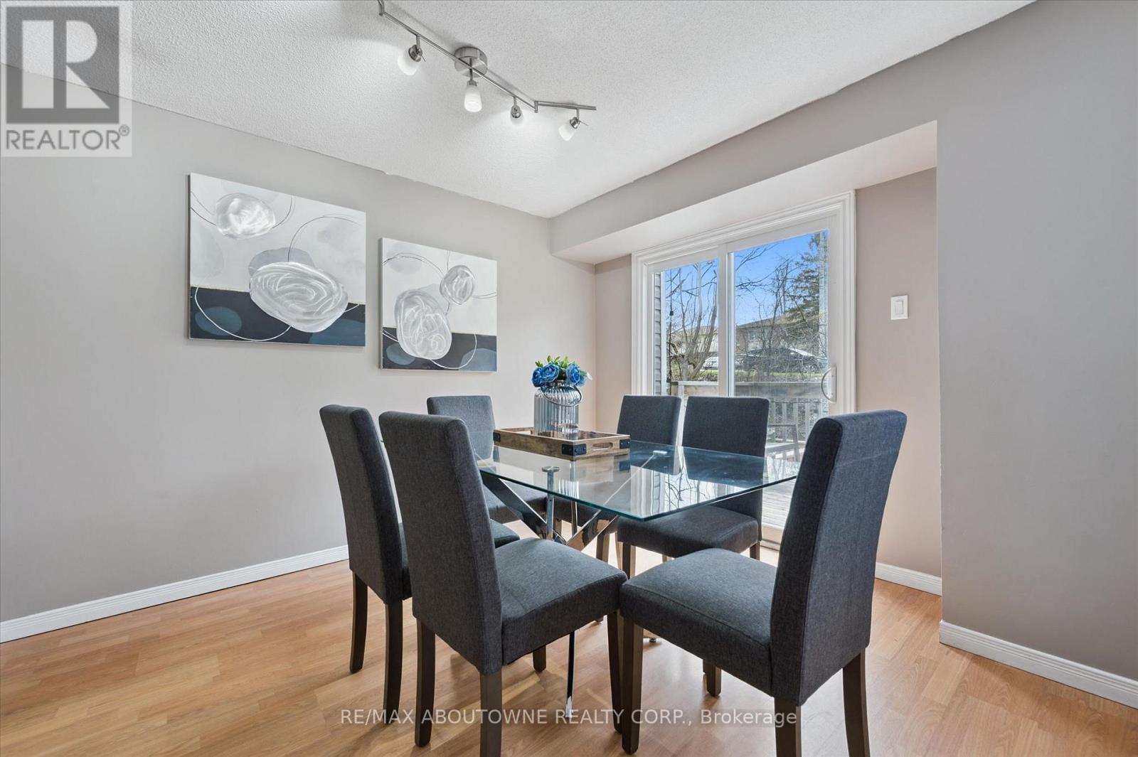 25 - 365 Pioneer Drive, Kitchener, ON - Indoor Photo Showing Dining Room
