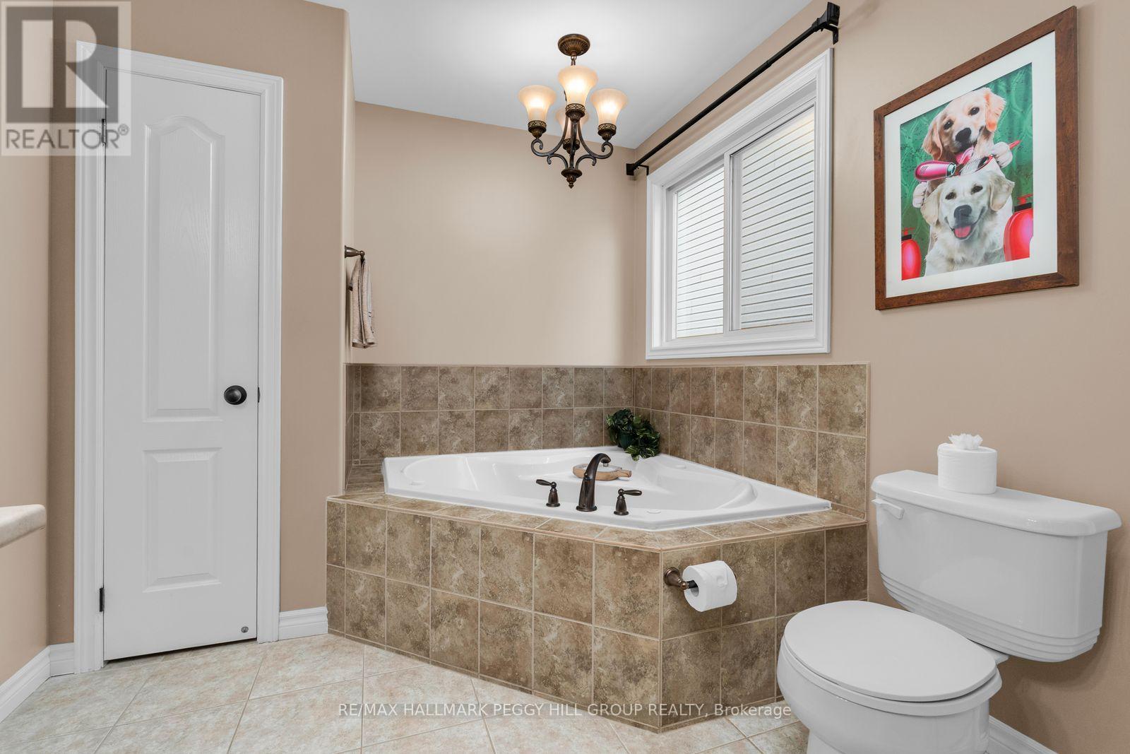 11 Red Cedar Lane, Essa, ON - Indoor Photo Showing Bathroom