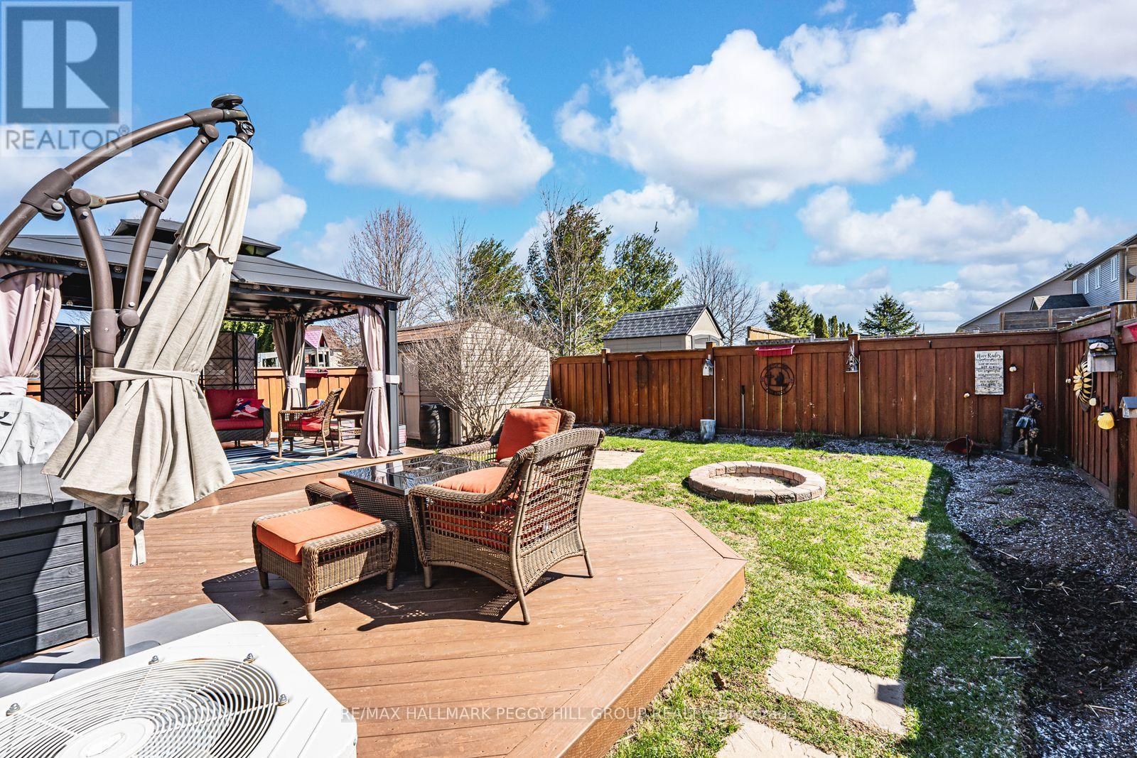 11 Red Cedar Lane, Essa, ON - Outdoor