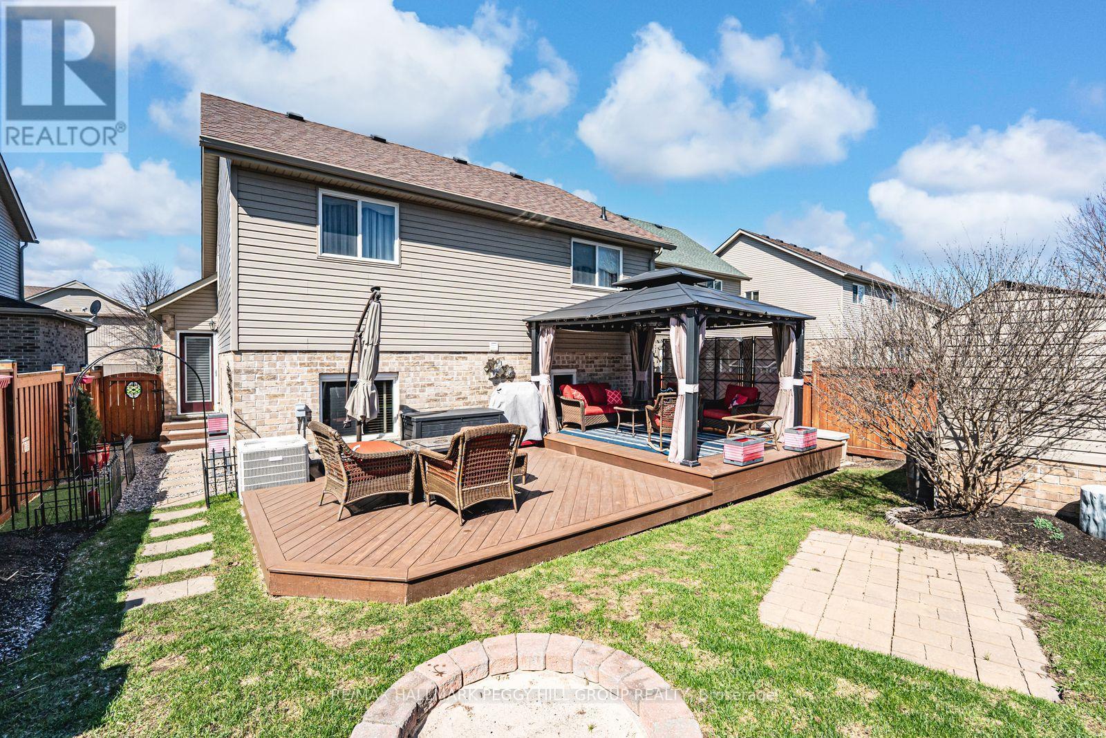 11 Red Cedar Lane, Essa, ON - Outdoor With Deck Patio Veranda