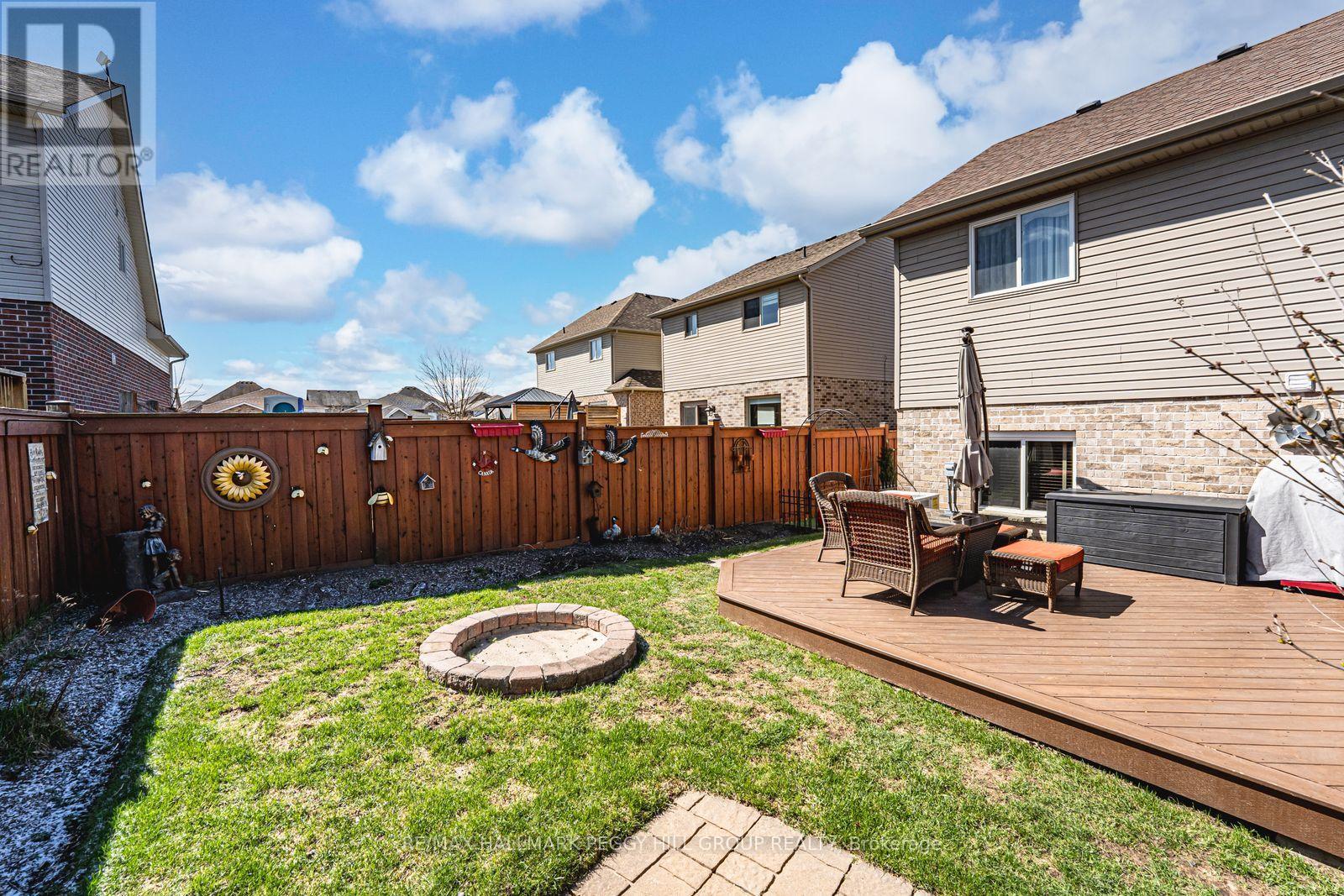 11 Red Cedar Lane, Essa, ON - Outdoor With Deck Patio Veranda With Exterior