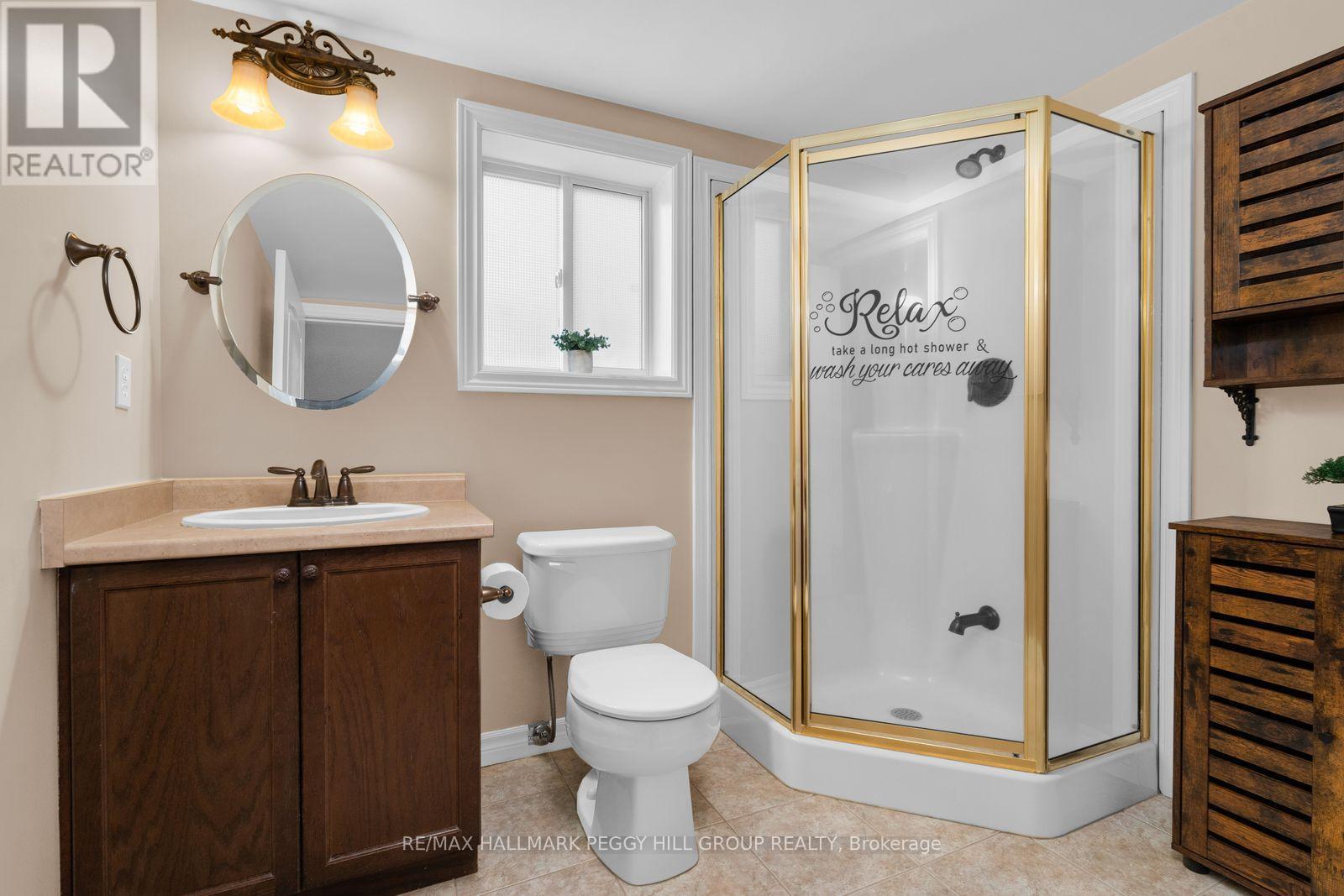 11 Red Cedar Lane, Essa, ON - Indoor Photo Showing Bathroom