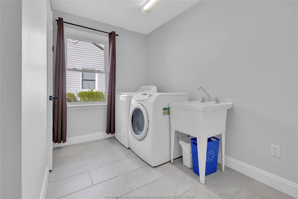 42 Grace, Leamington, ON