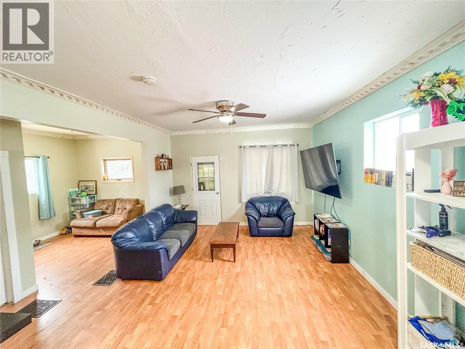 464 1St Avenue E, Melville, SK - Indoor Photo Showing Other Room