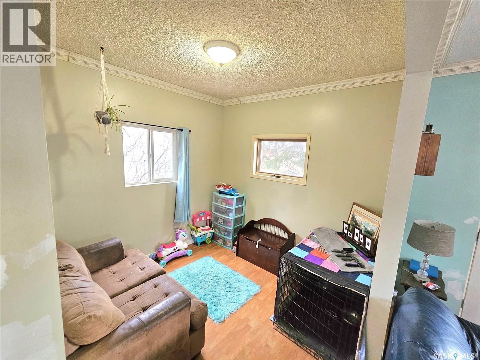 464 1St Avenue E, Melville, SK - Indoor