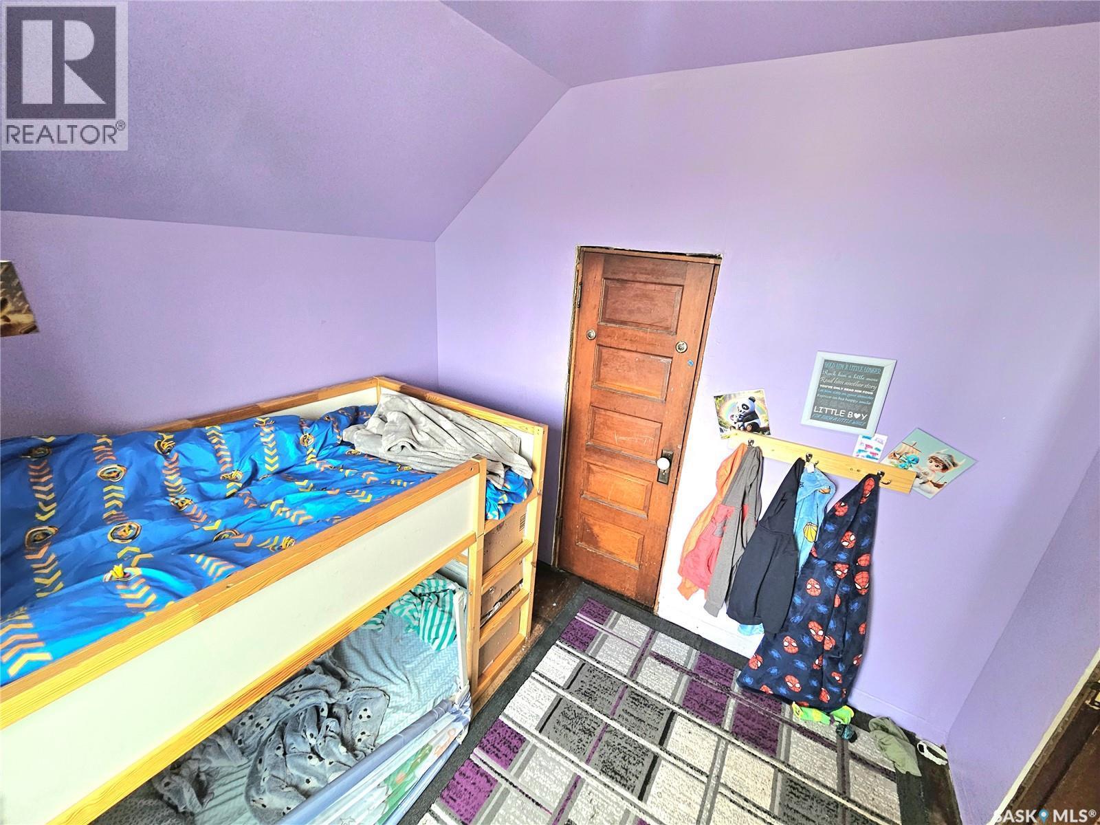 464 1St Avenue E, Melville, SK - Indoor Photo Showing Bedroom