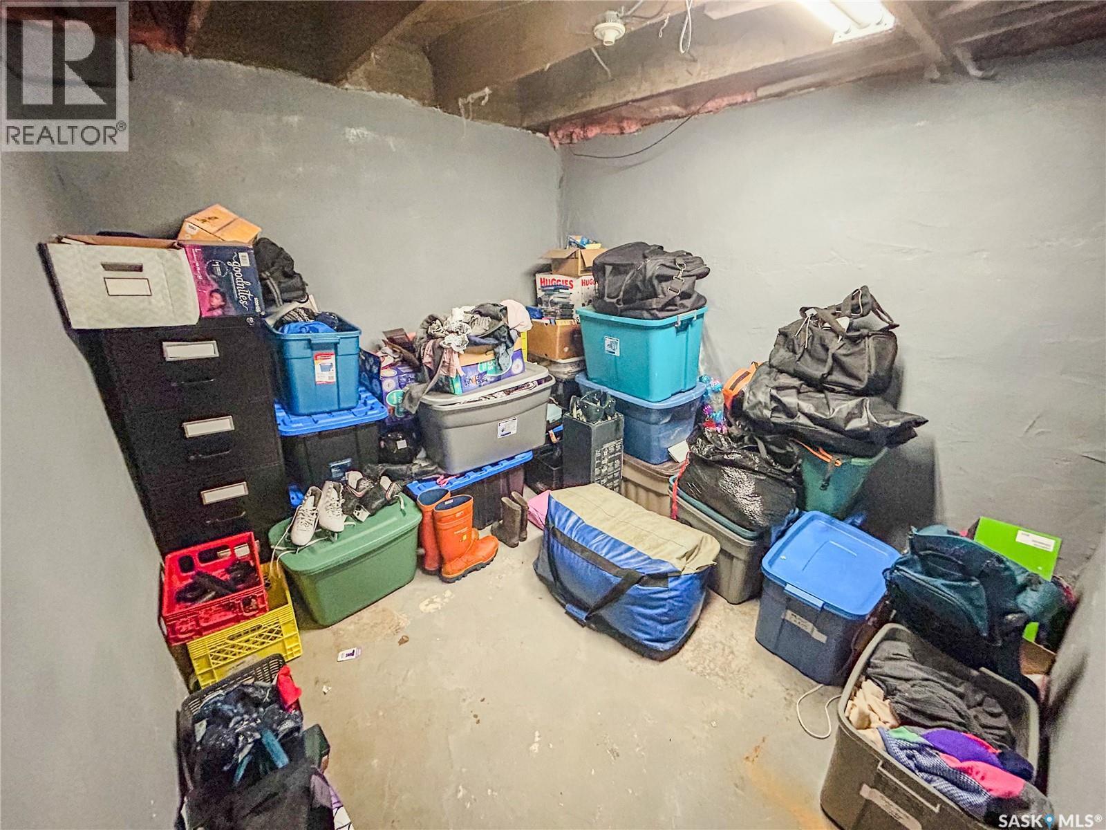 464 1St Avenue E, Melville, SK - Indoor