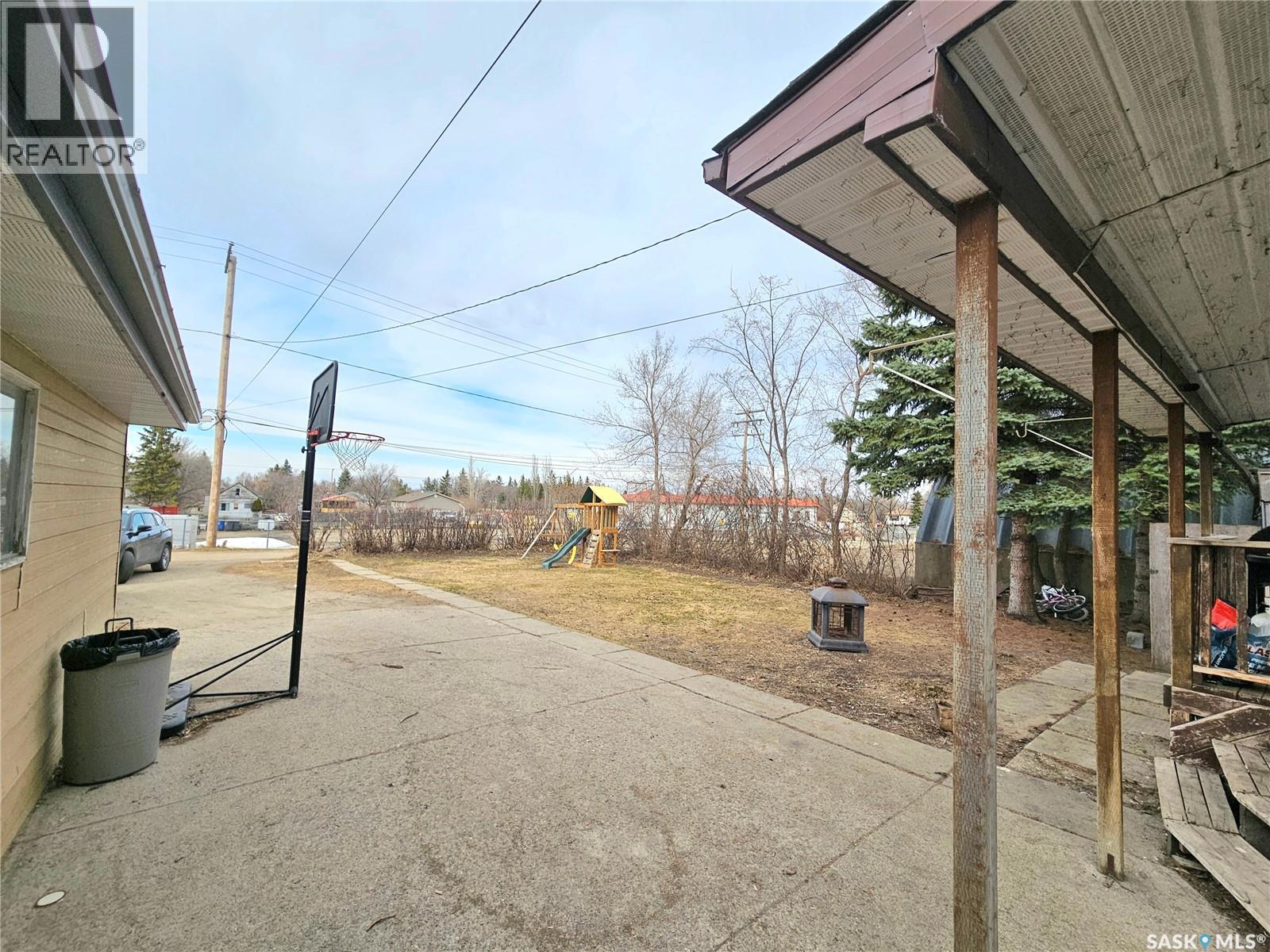 464 1St Avenue E, Melville, SK - Outdoor