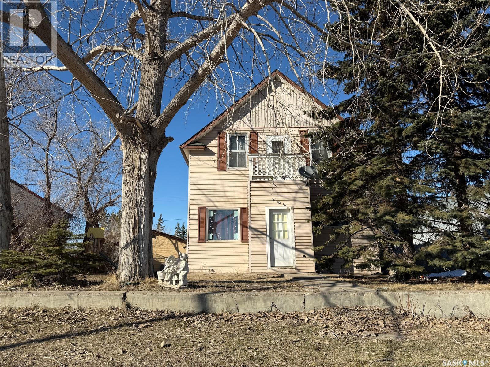 464 1St Avenue E, Melville, SK - Outdoor
