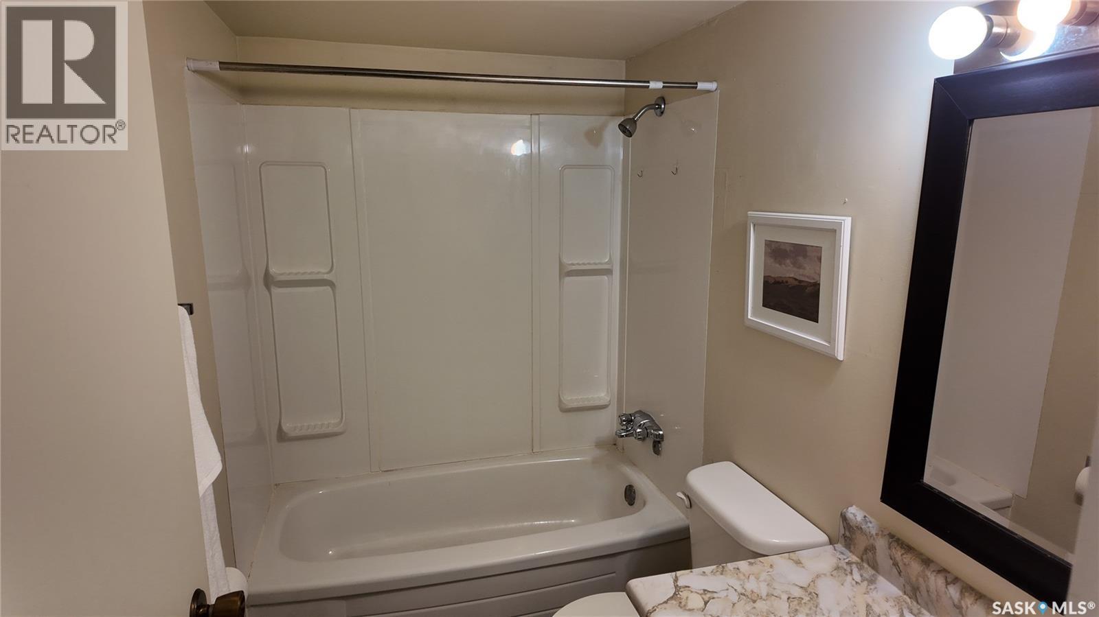 34 31 Centennial Street, Regina, SK - Indoor Photo Showing Bathroom