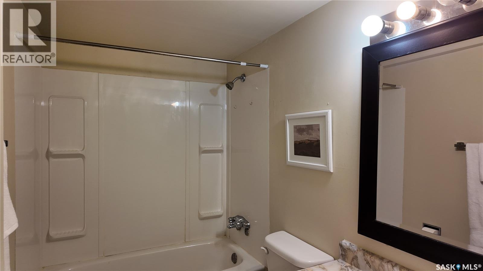 34 31 Centennial Street, Regina, SK - Indoor Photo Showing Bathroom