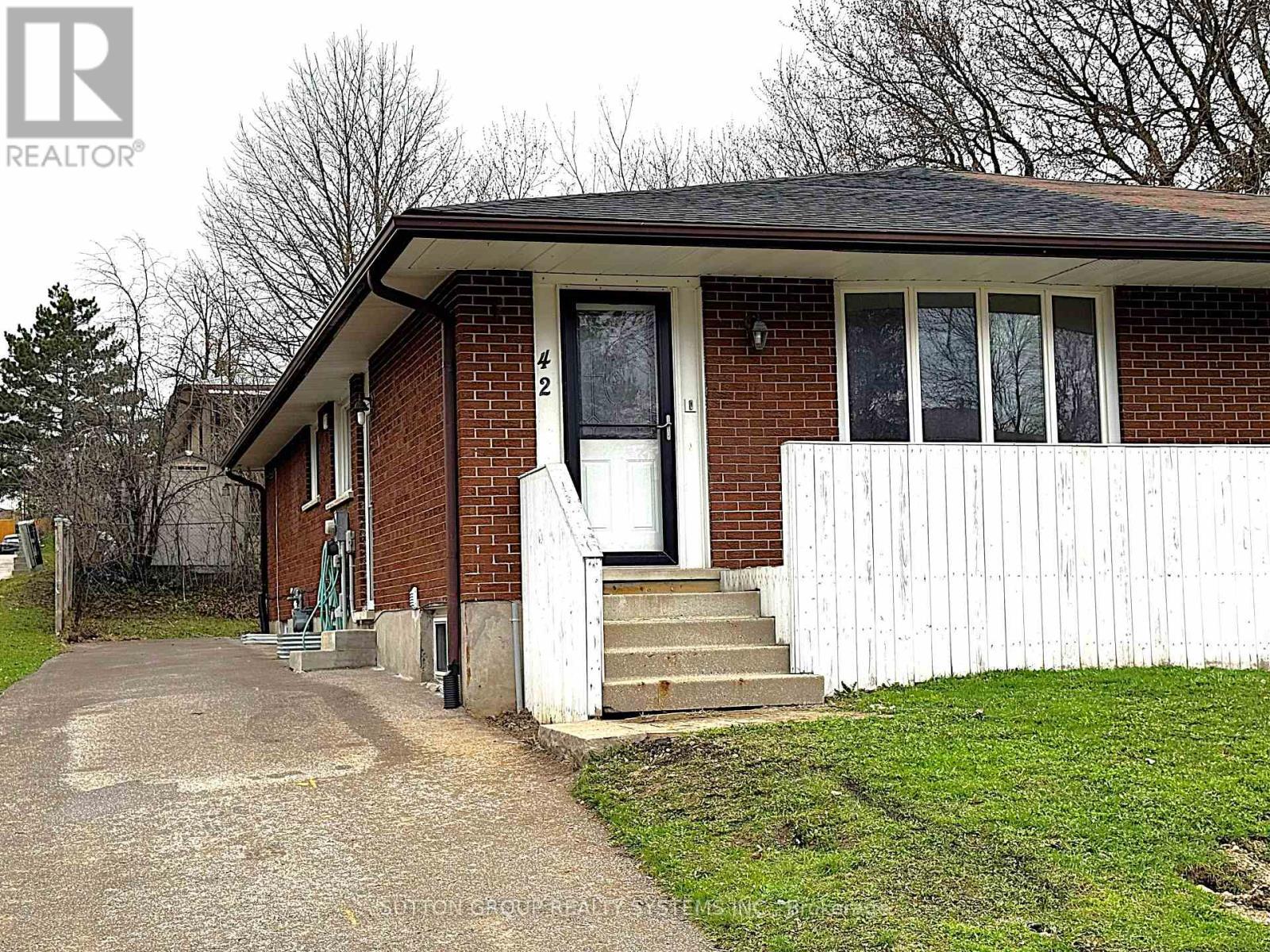 42 Ingleside Drive, Kitchener, ON - Outdoor