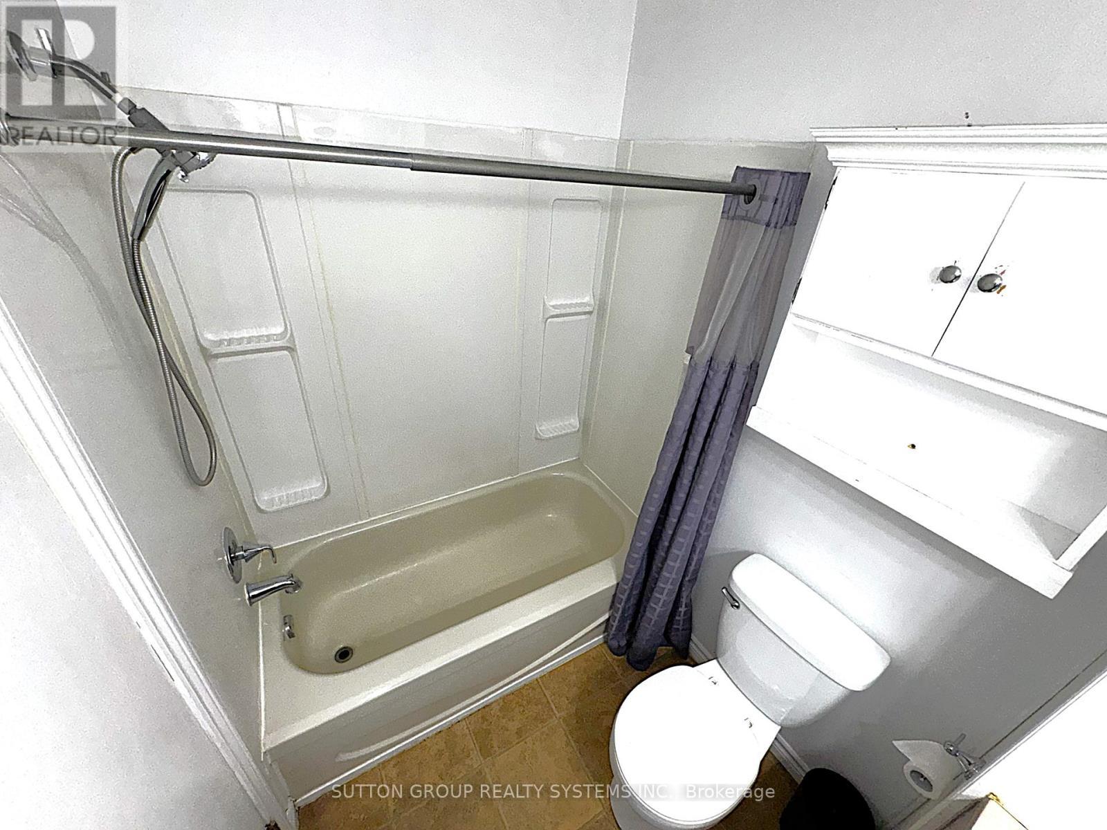 42 Ingleside Drive, Kitchener, ON - Indoor Photo Showing Bathroom