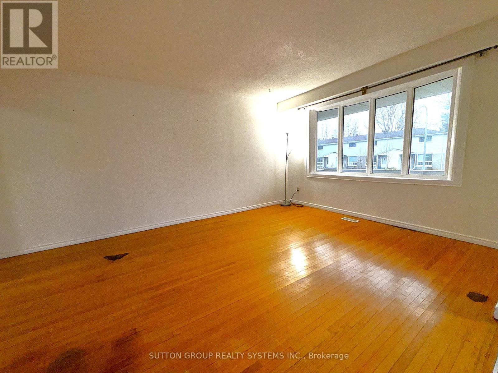 42 Ingleside Drive, Kitchener, ON - Indoor Photo Showing Other Room