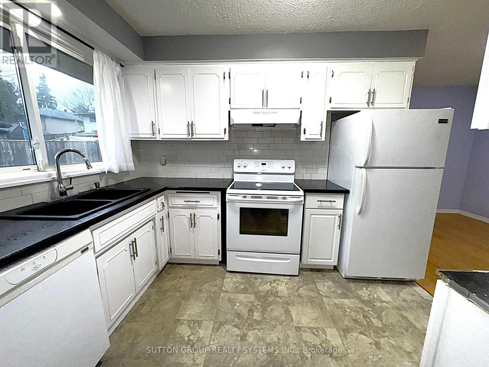 42 Ingleside Drive, Kitchener, ON - Indoor Photo Showing Kitchen With Double Sink