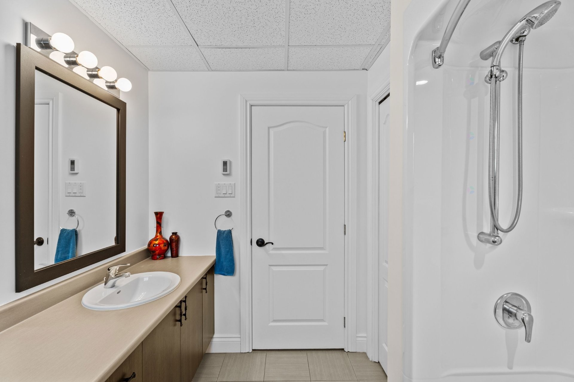 Salle de bains - 11 Ch. Twin-Lake, Arundel, QC - Indoor Photo Showing Bathroom