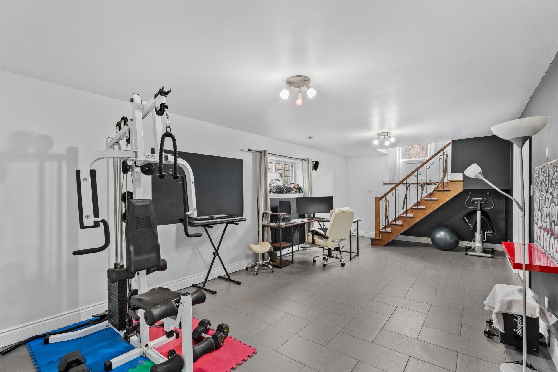 Salle familiale - 11 Ch. Twin-Lake, Arundel, QC - Indoor Photo Showing Gym Room