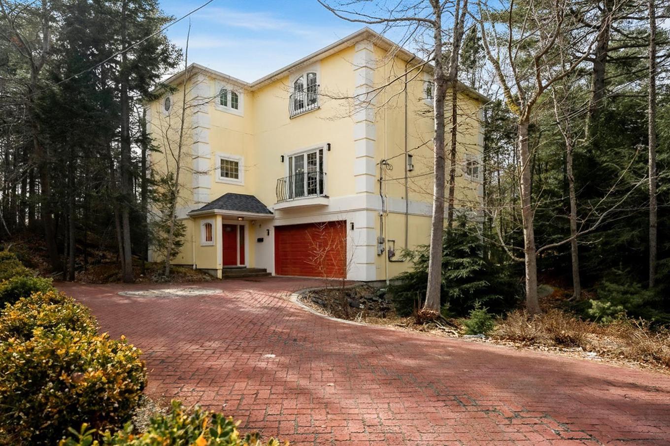 12 Falcon Place, Halifax, NS
