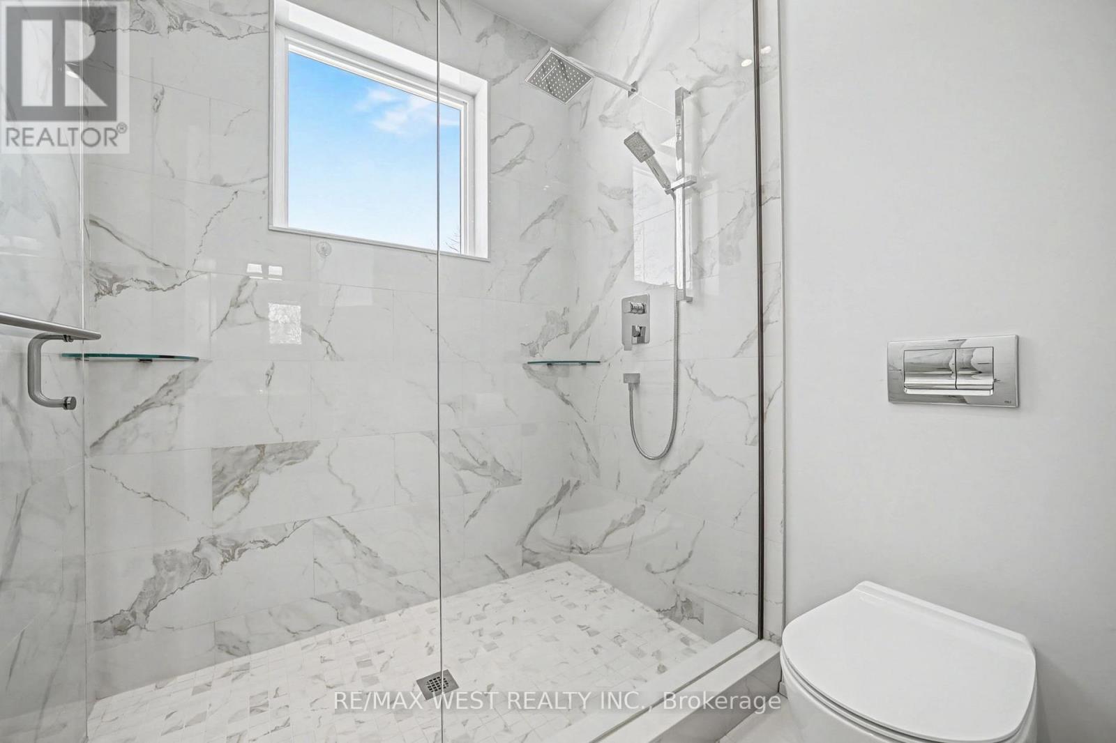 2267 Fifth Line W, Mississauga, ON - Indoor Photo Showing Bathroom