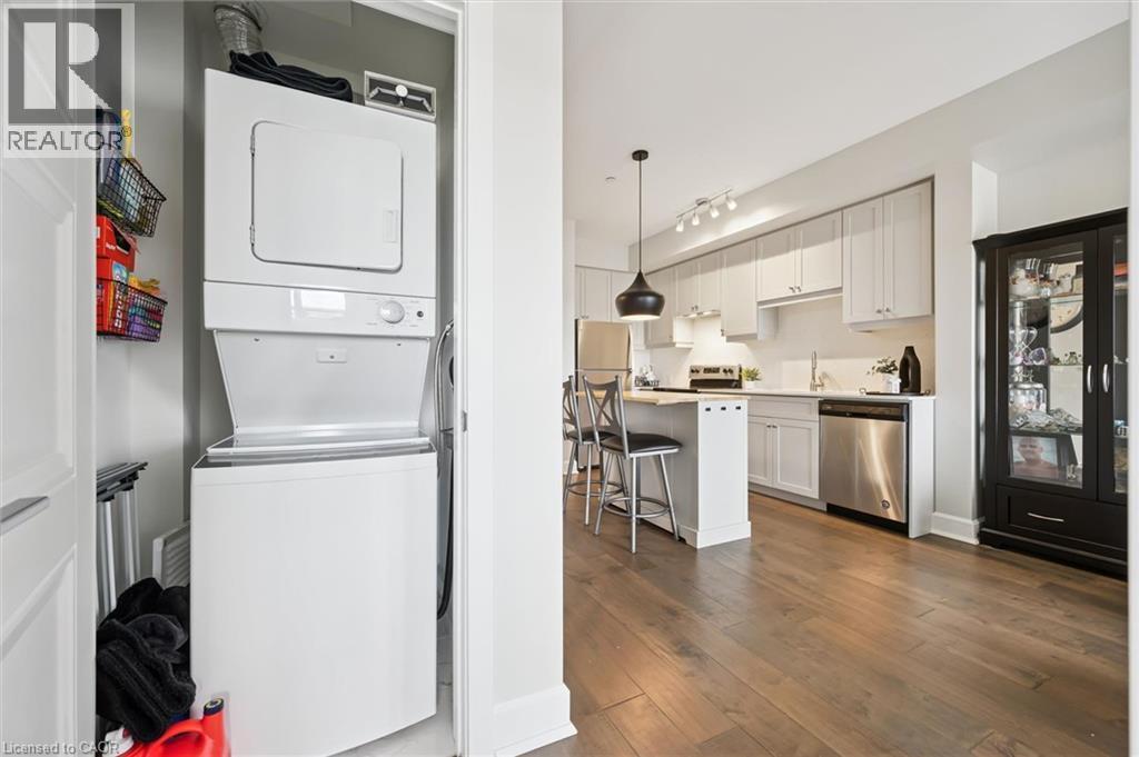 255 Northfield Drive E Unit# 610, Waterloo, ON - Indoor Photo Showing Kitchen