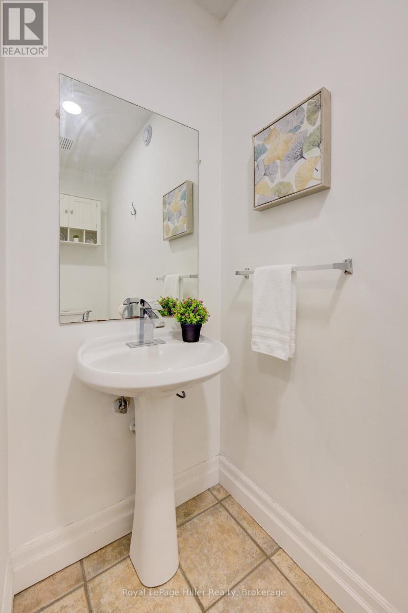 34 Eagle Drive, Stratford, ON - Indoor Photo Showing Bathroom