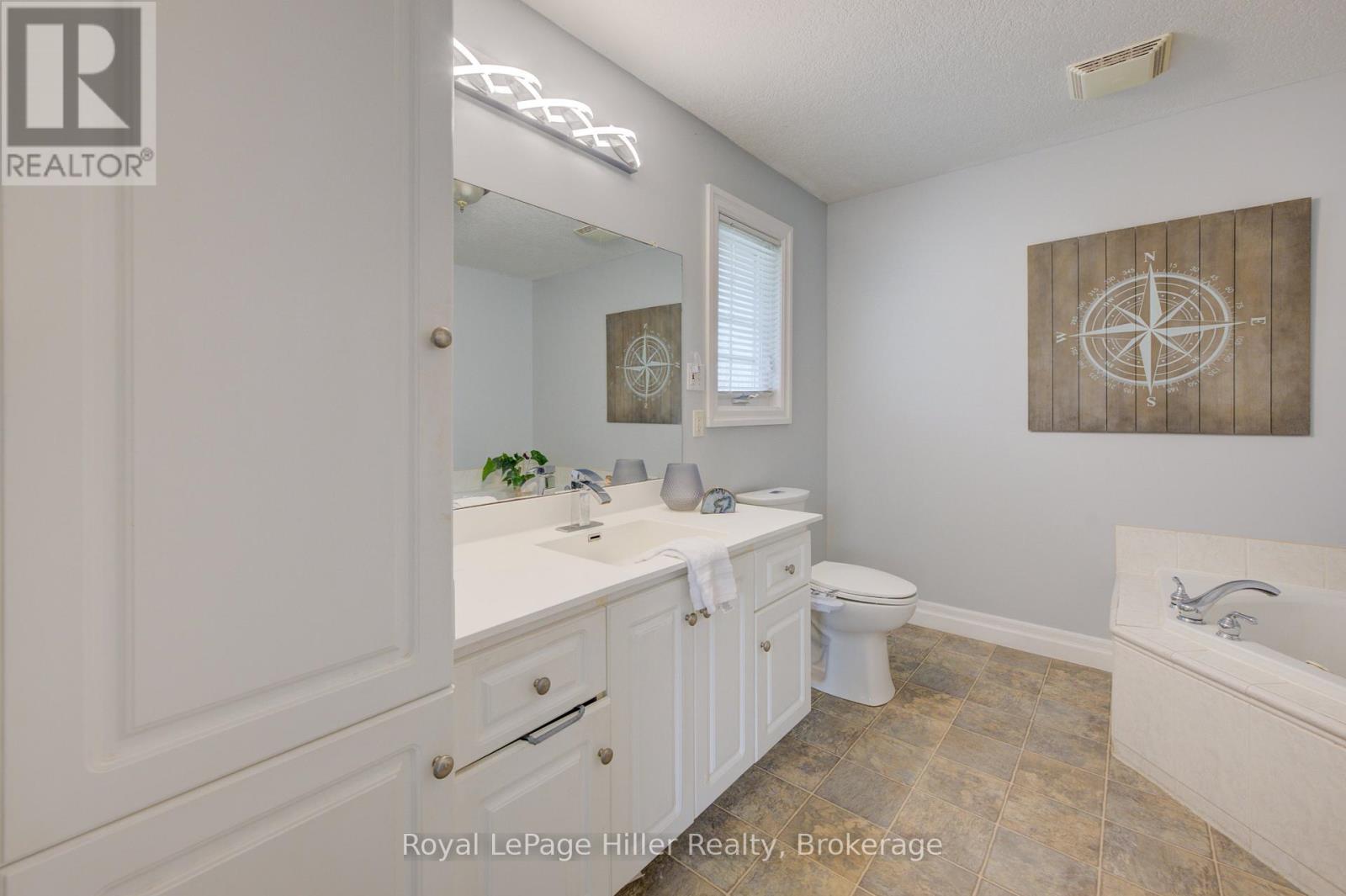 34 Eagle Drive, Stratford, ON - Indoor Photo Showing Bathroom