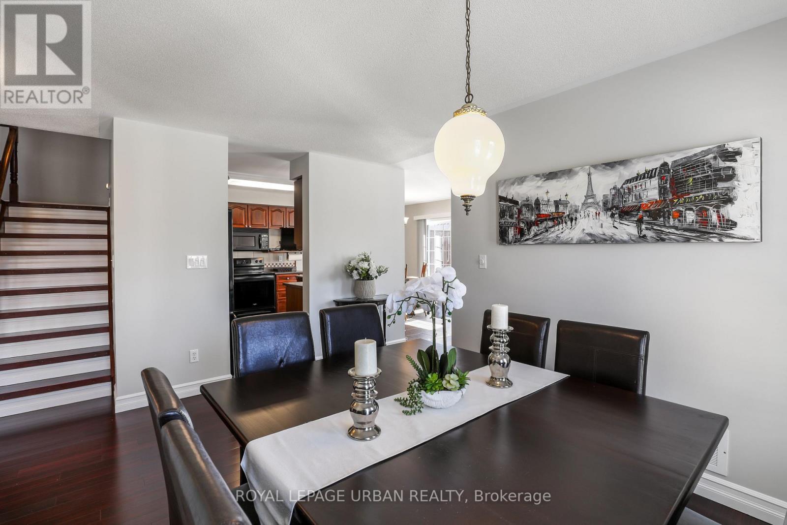 1081 Keswick Court, Oshawa, ON - Indoor Photo Showing Dining Room