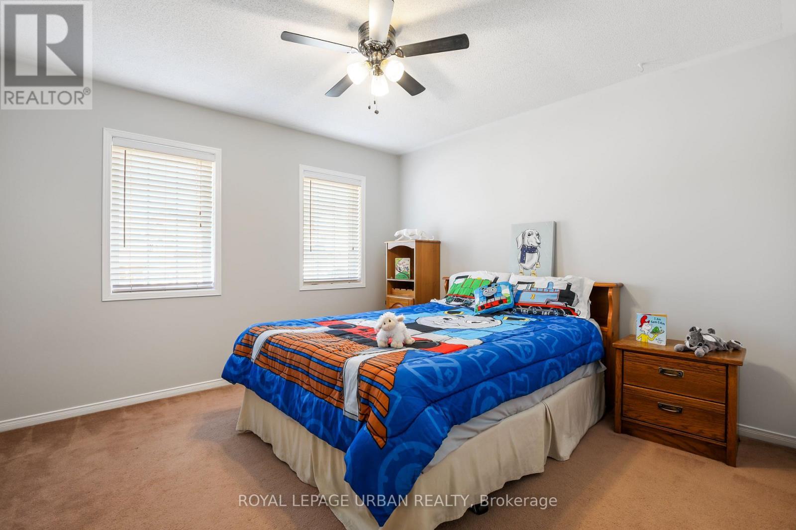 1081 Keswick Court, Oshawa, ON - Indoor Photo Showing Bedroom