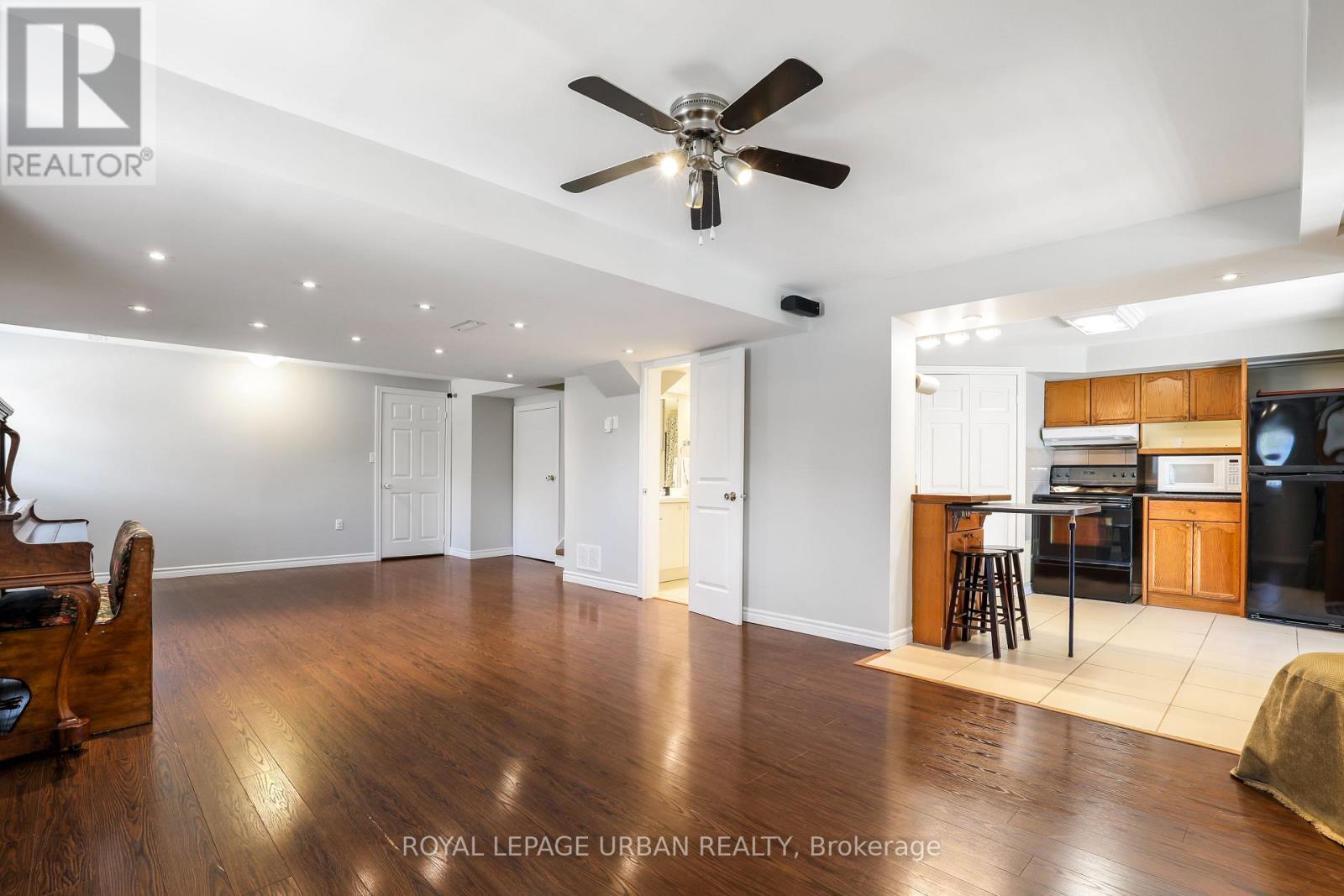 1081 Keswick Court, Oshawa, ON - Indoor