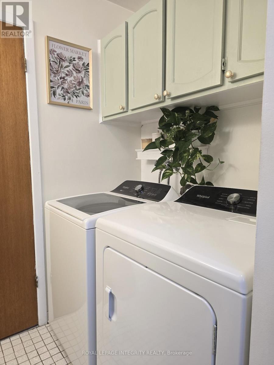Laundry Room/Main Bathroom - 3264 Johnston Avenue, Cornwall, ON - Indoor Photo Showing Laundry Room