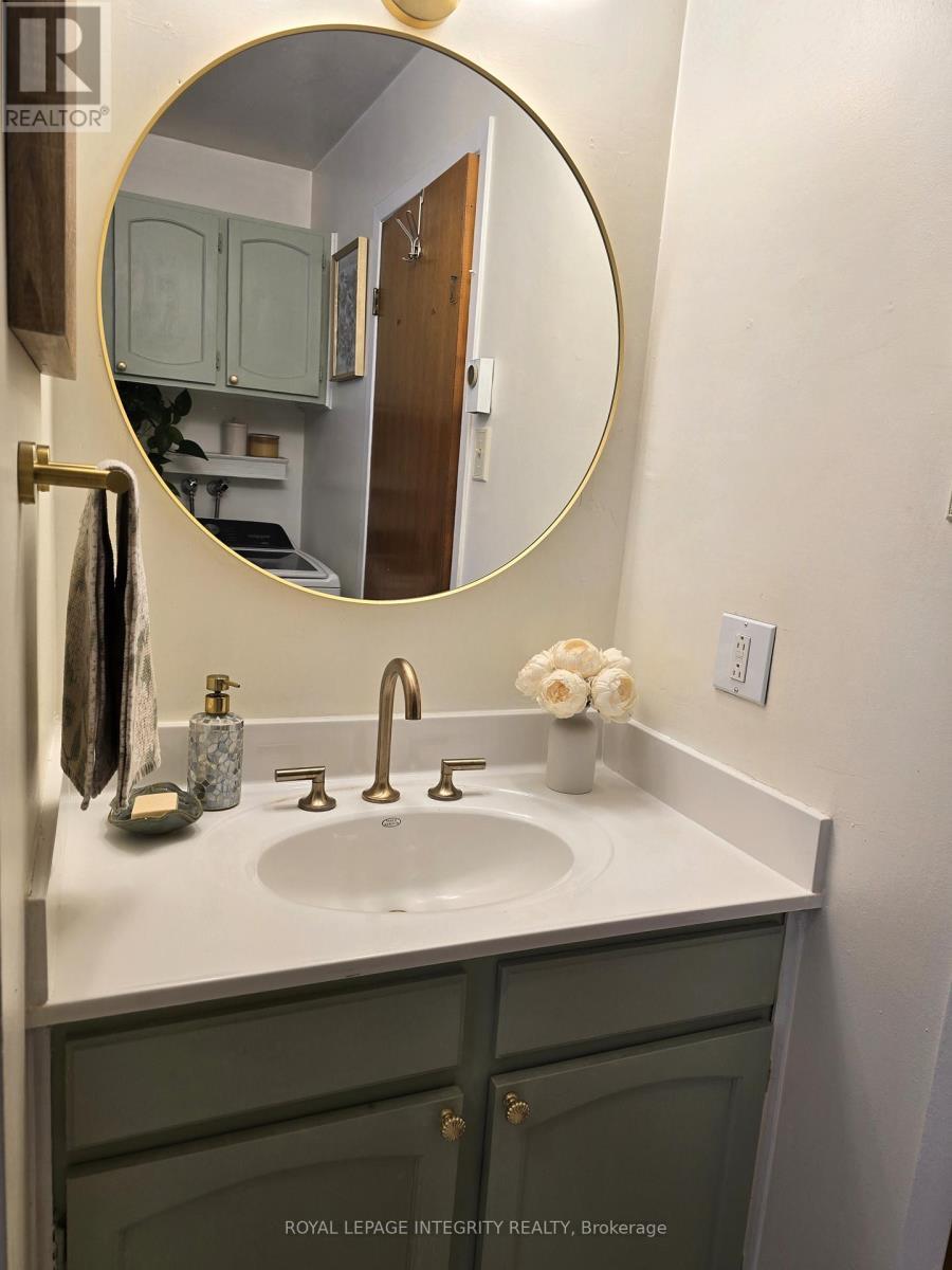 Main Bathroom - 3264 Johnston Avenue, Cornwall, ON - Indoor Photo Showing Bathroom