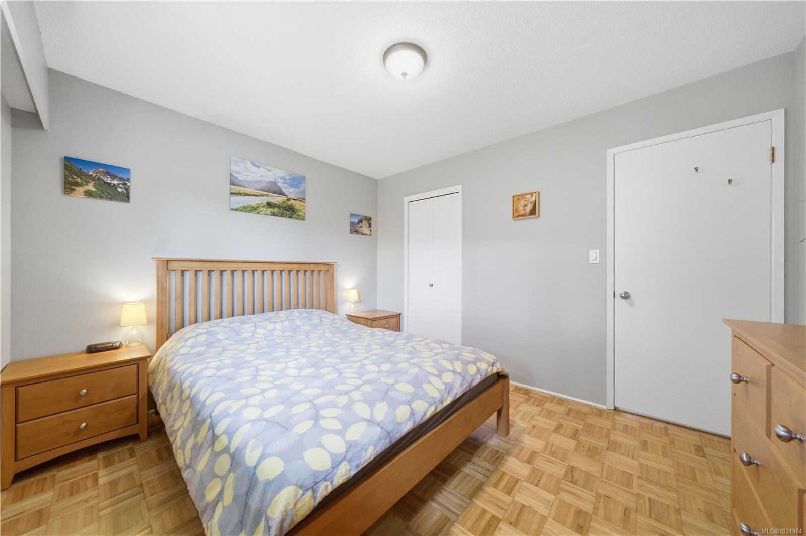 541 Warren Ave, Saanich, BC