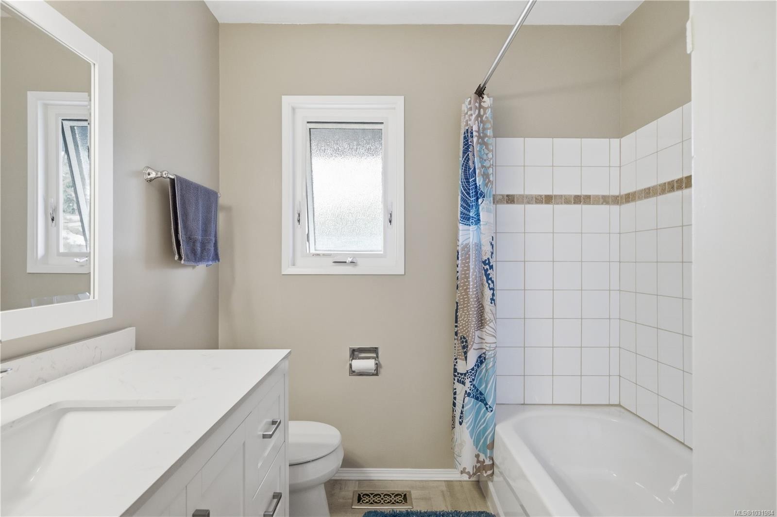 541 Warren Ave, Saanich, BC