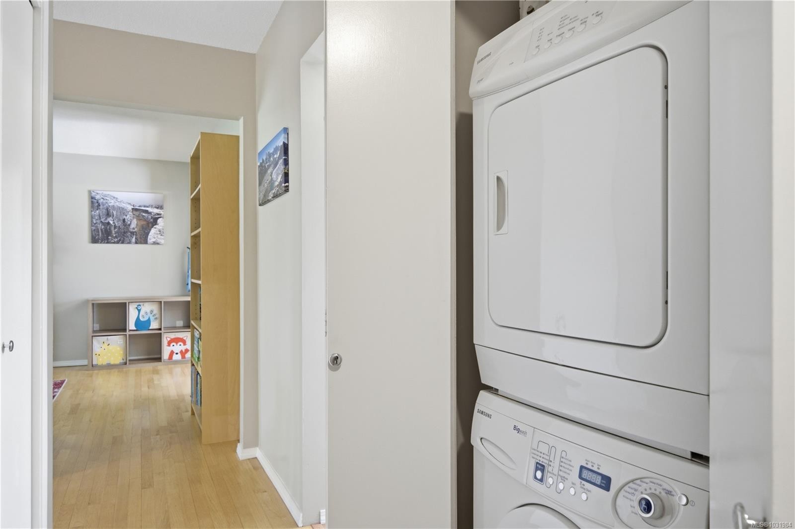 541 Warren Ave, Saanich, BC