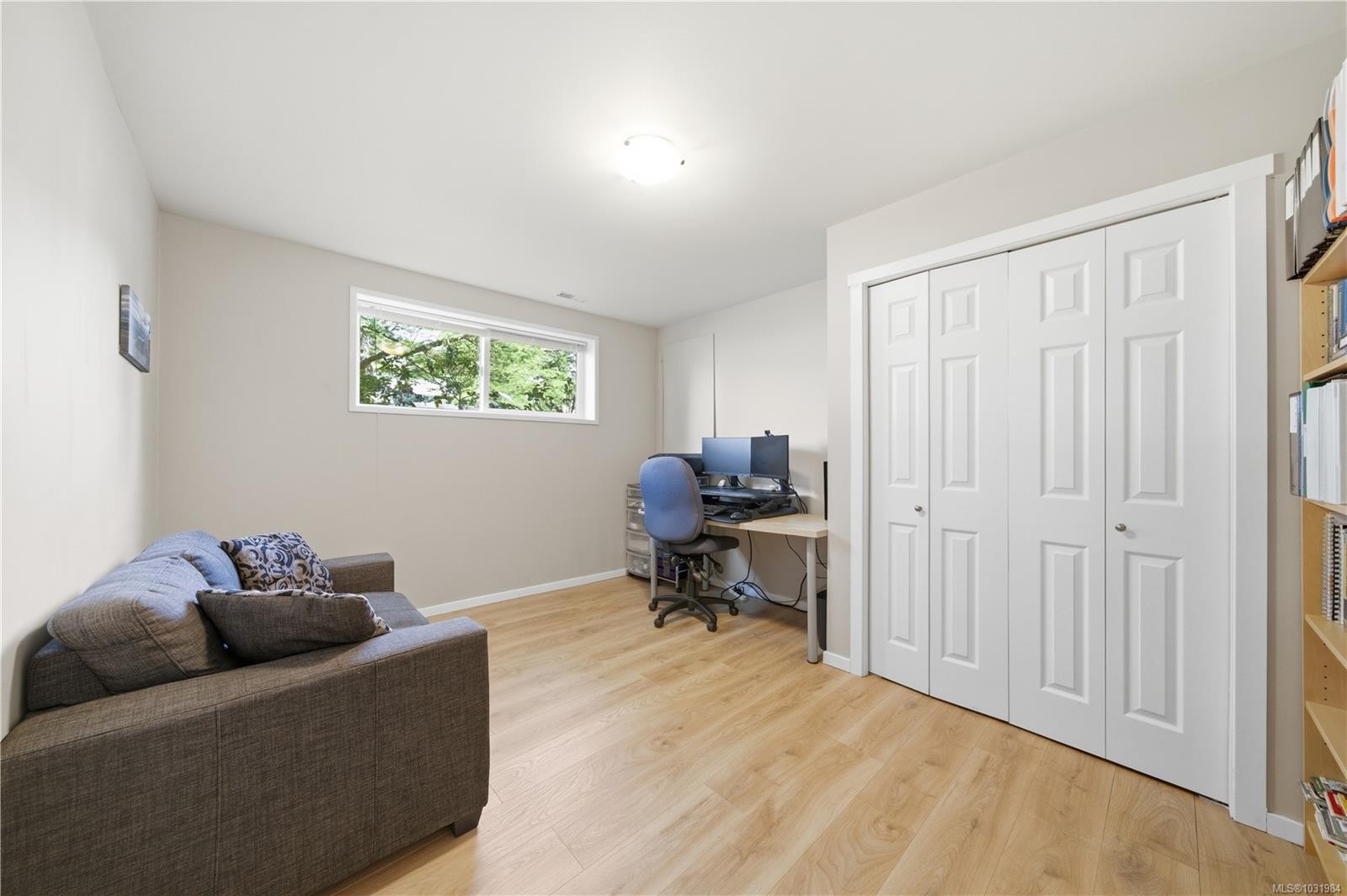 541 Warren Ave, Saanich, BC