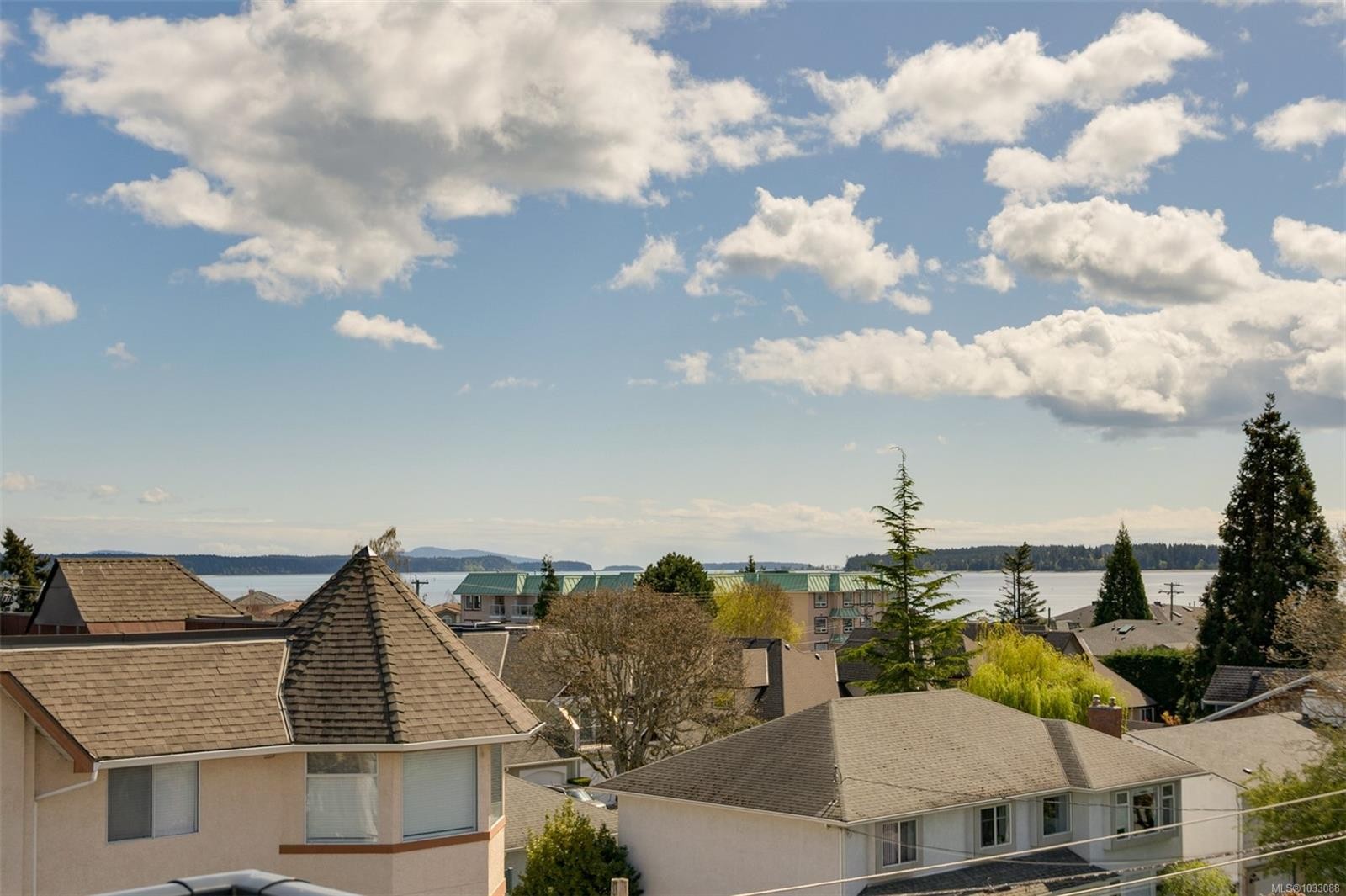 401-9716 Third St, Sidney, BC - Outdoor With View