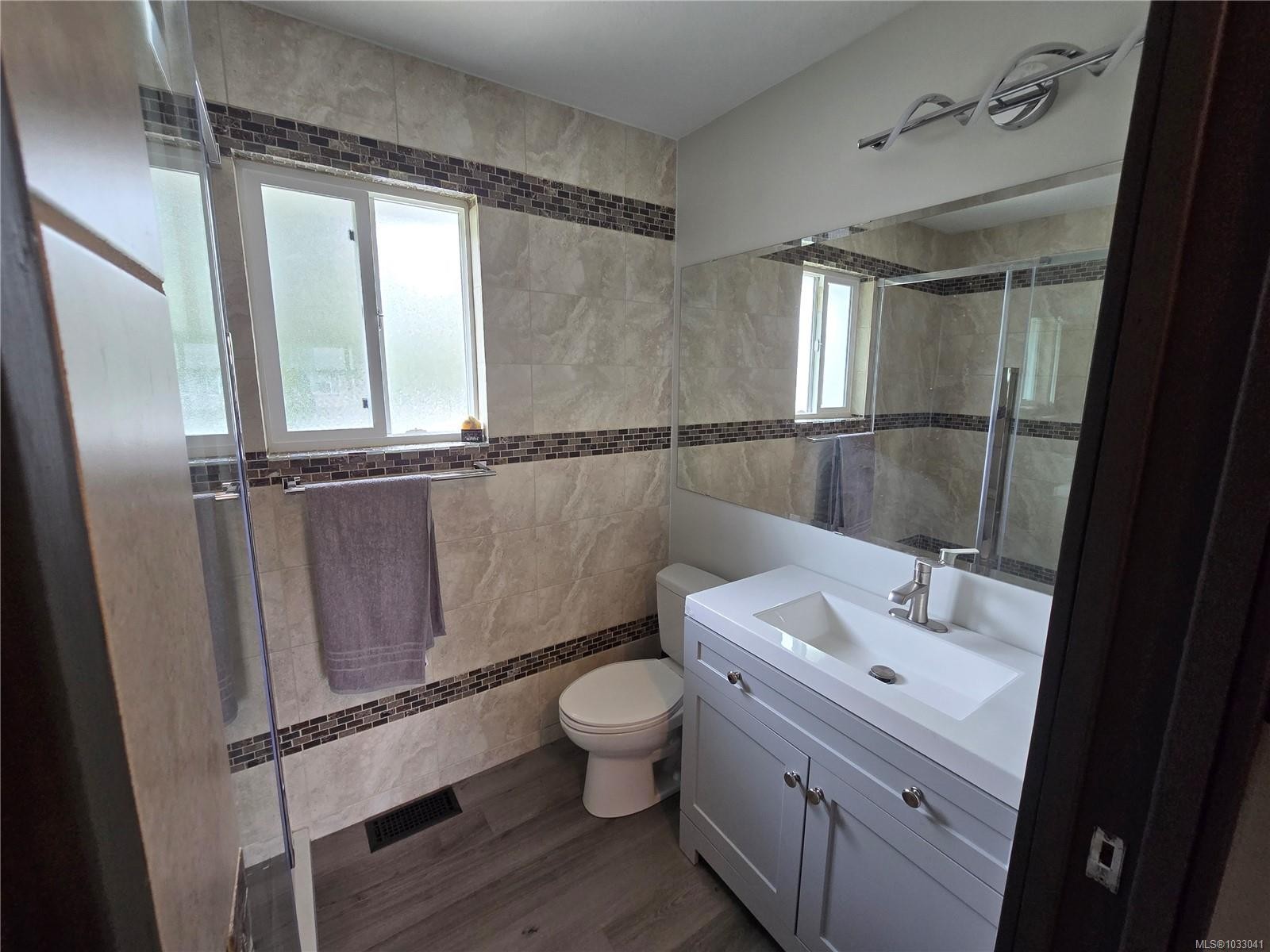 97 Mitchell Rd, Courtenay, BC
