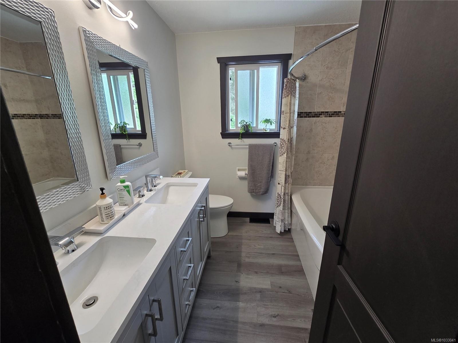 97 Mitchell Rd, Courtenay, BC