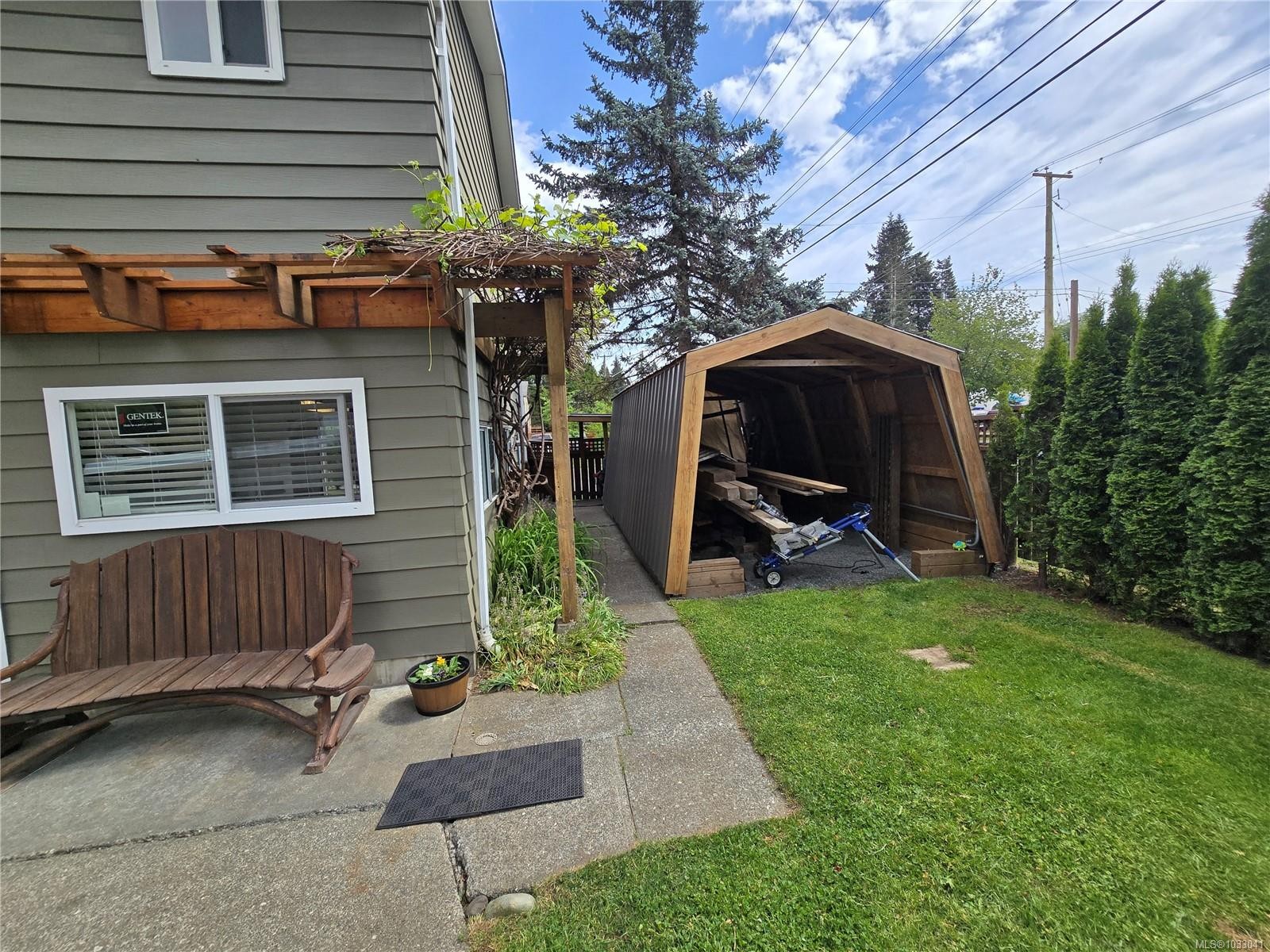 97 Mitchell Rd, Courtenay, BC