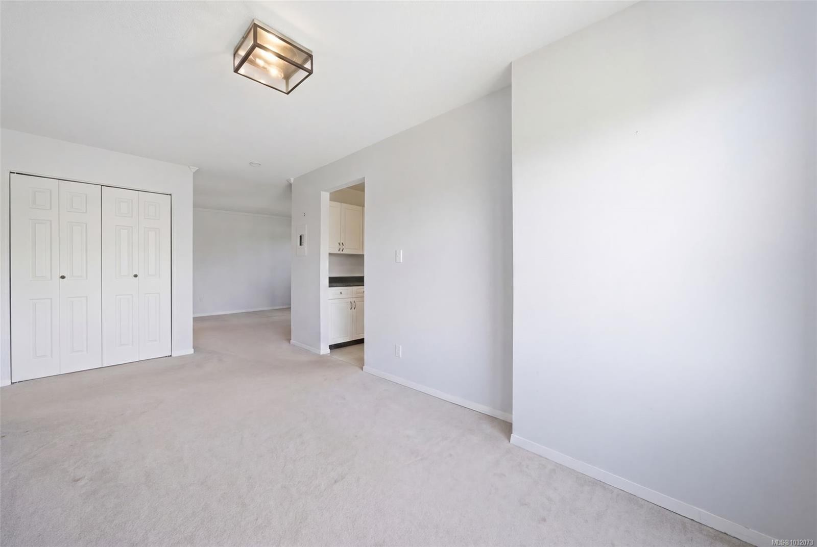 308-103 Gorge Rd East, Victoria, BC - Indoor