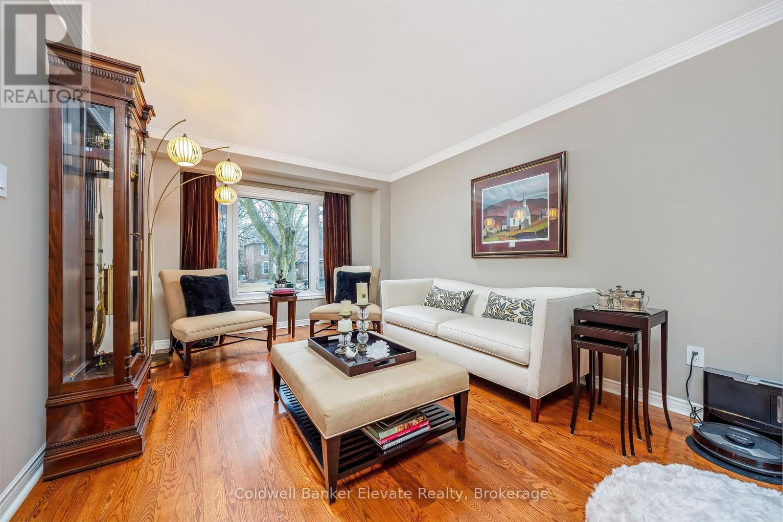 1531 Polesden Drive, Mississauga, ON - Indoor Photo Showing Living Room