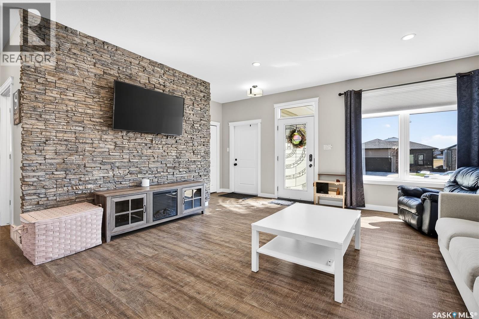 1181 Meier Drive, Moose Jaw, SK - Indoor Photo Showing Living Room