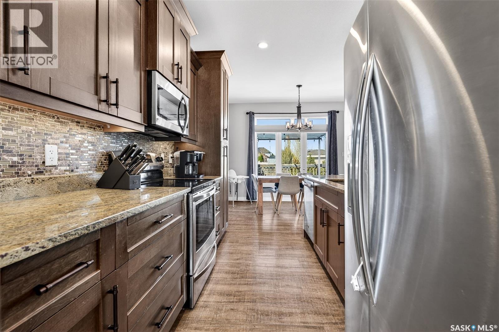 1181 Meier Drive, Moose Jaw, SK - Indoor Photo Showing Kitchen With Upgraded Kitchen