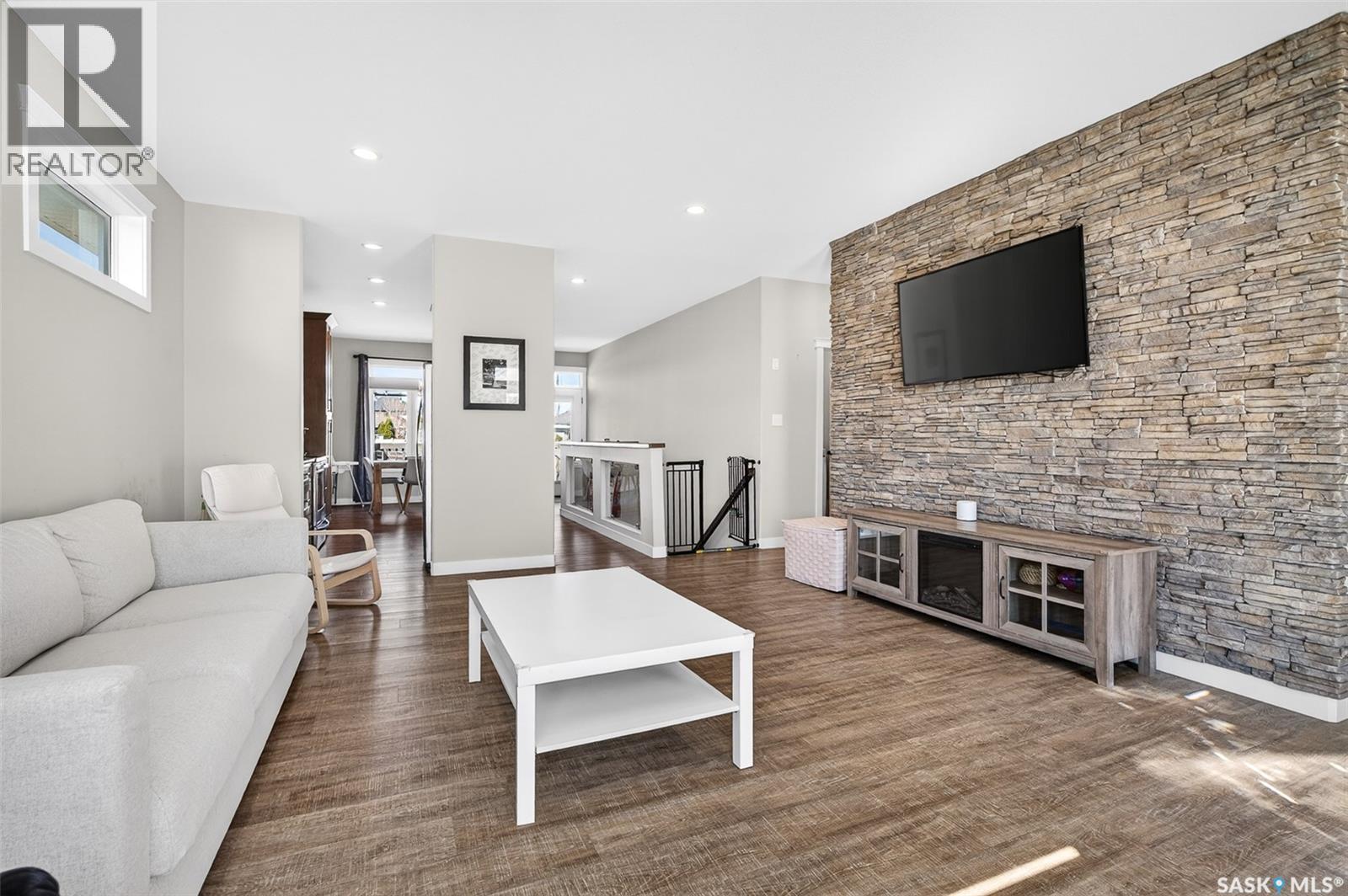 1181 Meier Drive, Moose Jaw, SK - Indoor Photo Showing Living Room