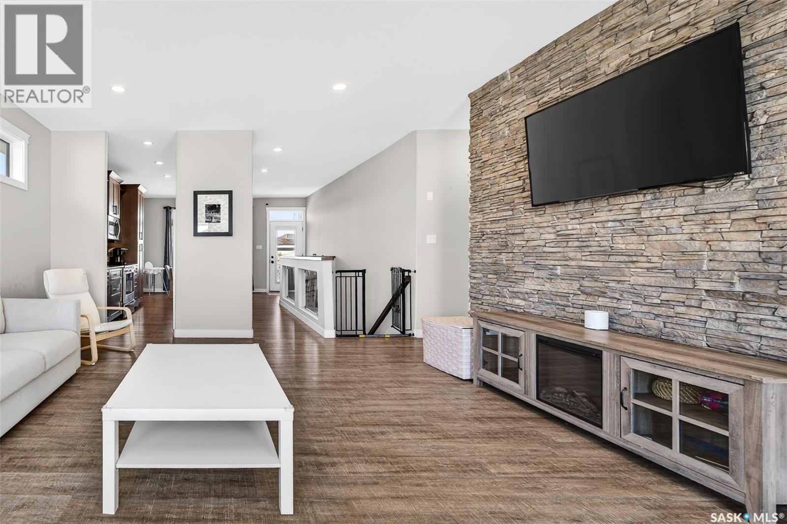 1181 Meier Drive, Moose Jaw, SK - Indoor Photo Showing Living Room