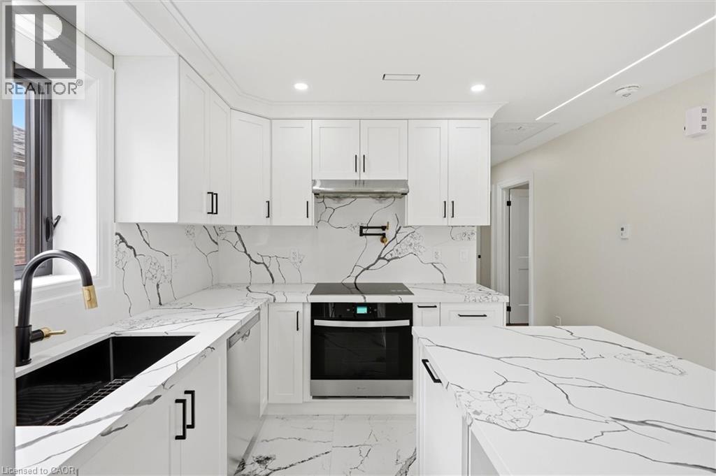 24 Treeview Drive, Toronto, ON - Indoor Photo Showing Kitchen