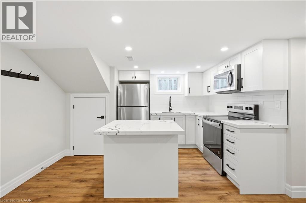 24 Treeview Drive, Toronto, ON - Indoor Photo Showing Kitchen With Upgraded Kitchen