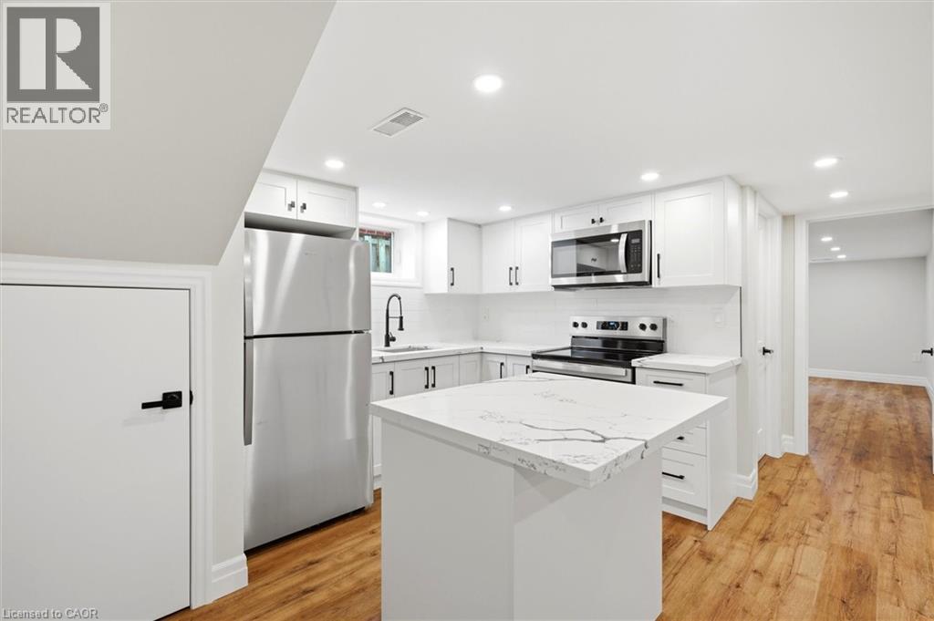 24 Treeview Drive, Toronto, ON - Indoor Photo Showing Kitchen