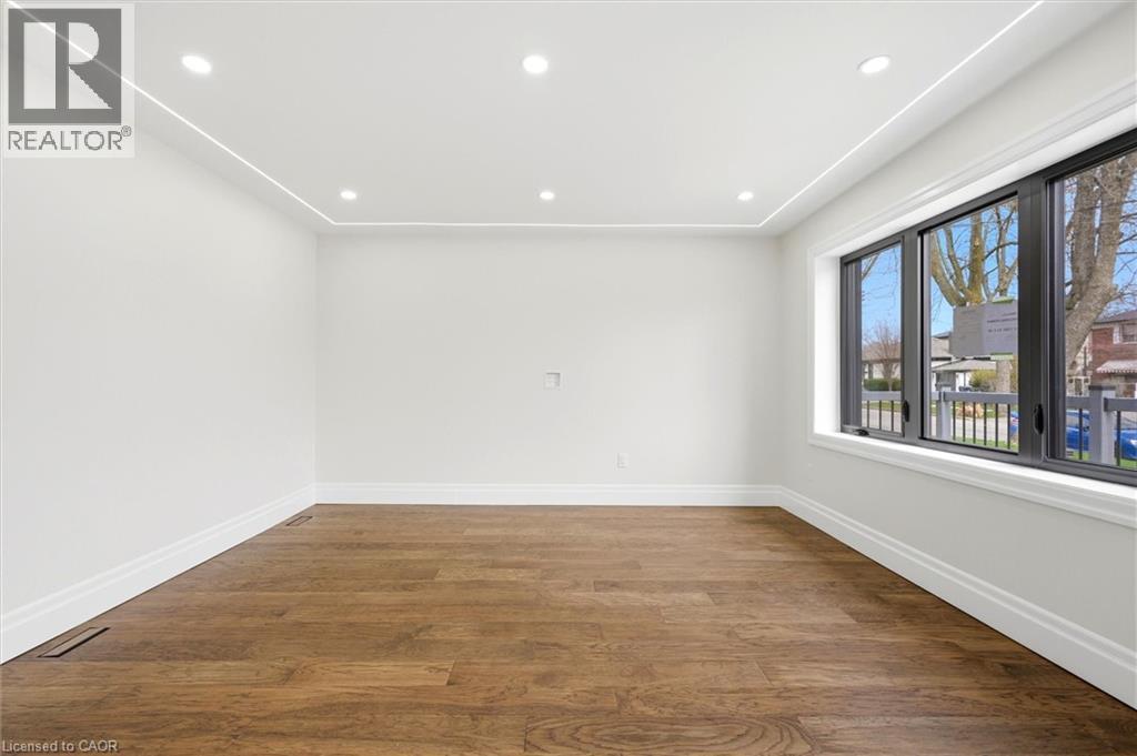 24 Treeview Drive, Toronto, ON - Indoor Photo Showing Other Room